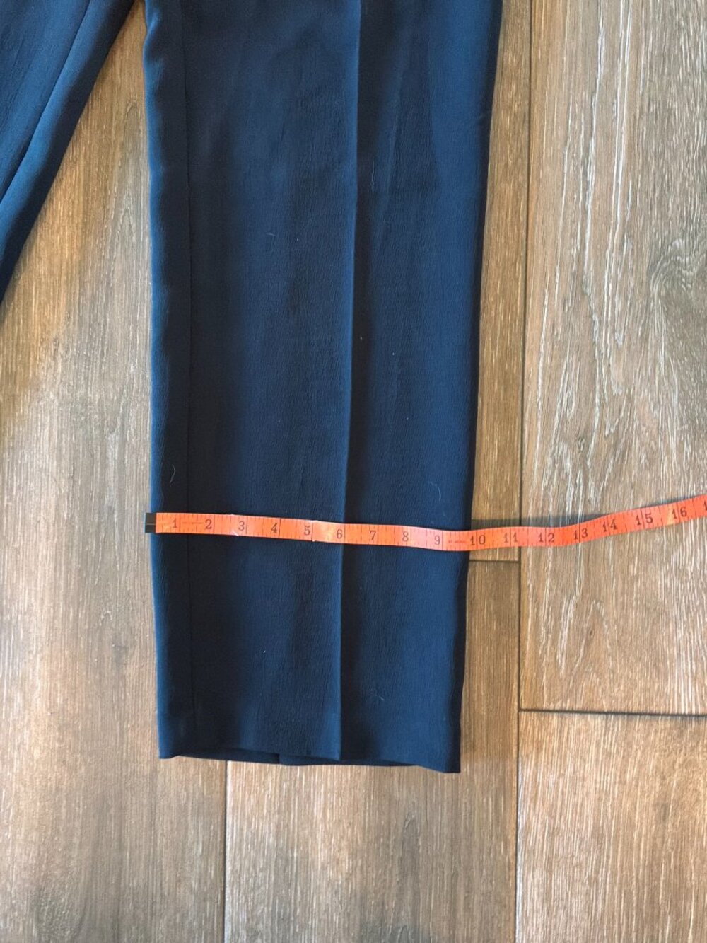 Aritzia The Effortless women's Pant crepette black pleated size 4 - Picture 4 of 9
